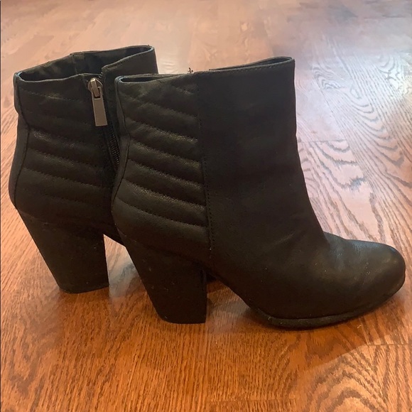 Vince Camuto Heeled Booties - Picture 2 of 7